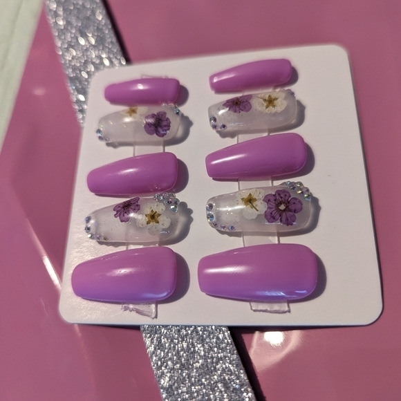 PURPLE BLING FLOWERS LUX NAIL MEDIUM COFFIN SET SIZE MEDIUM - Picture 2 of 4